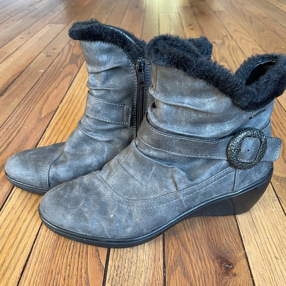 Romika waterproof wedge booties